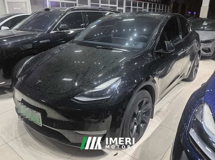 Tesla Model Y long-range all-wheel drive version - автомобиль из Китая