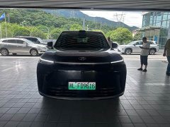 Trumpchi Yearning S9 Qiankun UItra 6-seater - фото 2