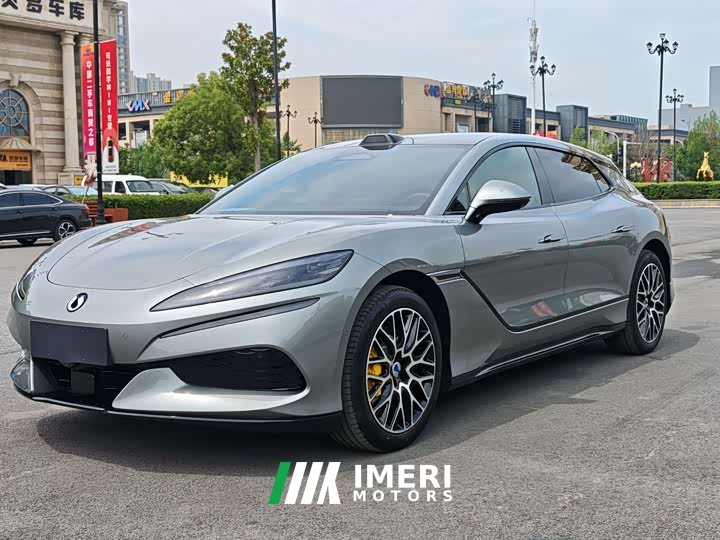 Denza Z9GT flash charging premium - автомобиль из Китая