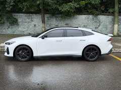 Changan UNI-V 1.5T premium - фото 2