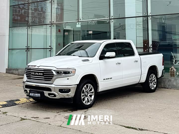 RAM Trucks 2022 5.7L US version - автомобиль из Китая