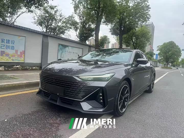 Changan UNI-V 2023 1.5T premium - автомобиль из Китая
