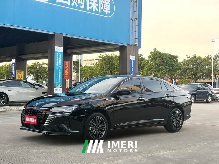 BMW Yixuan MAX 1.5T Super Hot Dad Edition - автомобиль из Китая