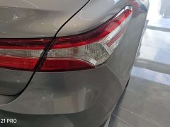 Toyota Camry 2.0GVP Leading Edition - фото 14