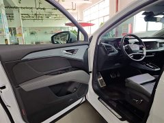 Audi Q5 e-tron 40 e-tron star type mecha suit - фото 9