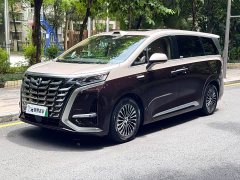 Denza D9 2025 DM-i AWD Ultimate - фото 1