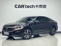 Volkswagen Passat 330TSI Deluxe Edition - фото 1