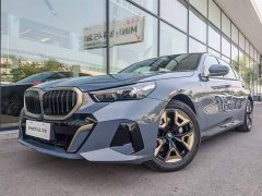BMW 5 Series 2024 530Li Leading M Sports Package - фото 1