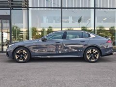 BMW 5 Series 2024 530Li Leading M Sports Package - фото 3