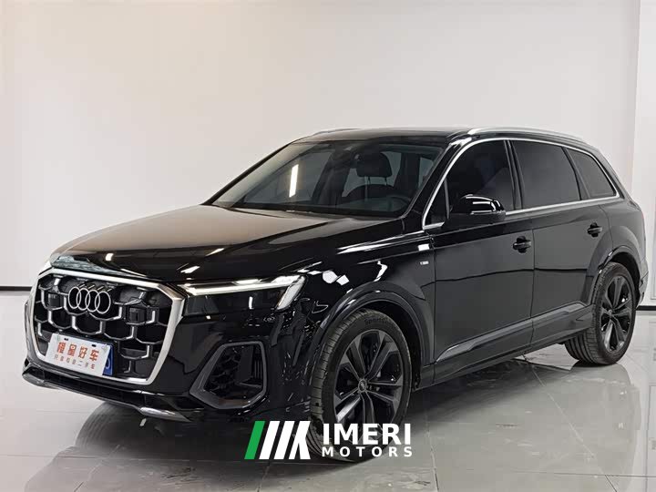 Audi Q7 55 TFSI quattro S line Sport - автомобиль из Китая