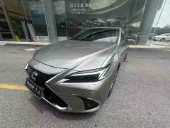 Lexus ES 200 Premium Edition - фото 1