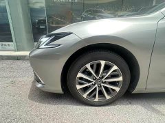 Lexus ES 200 Premium Edition - фото 3