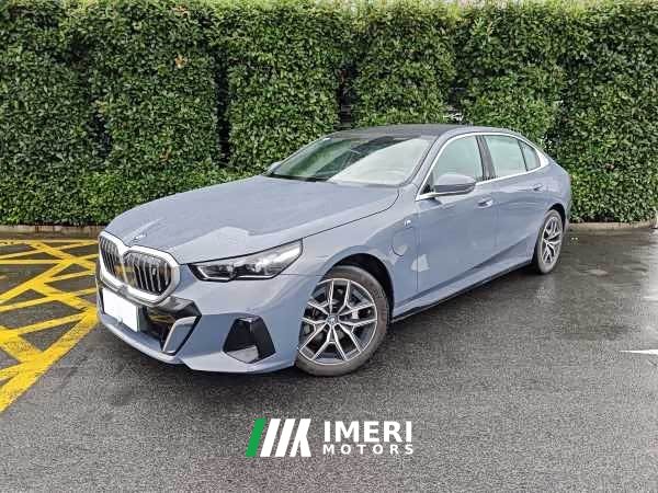 BMW i5 eDrive 35L Exclusive M Sports Package - автомобиль из Китая