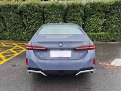 BMW i5 eDrive 35L Exclusive M Sports Package - фото 3