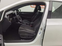 Volkswagen Golf 2023 280TSI DSG R-Line Lite - фото 10