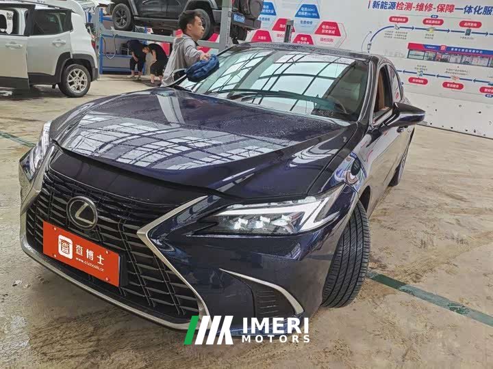 Lexus ES 200 Premium Edition - автомобиль из Китая