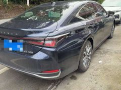 Lexus ES 200 Premium Edition - фото 5