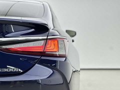 Lexus ES 2022 300h Excellence Edition - фото 15