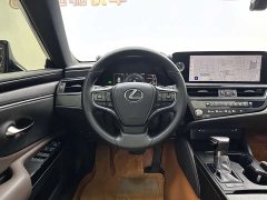 Lexus ES 2022 300h Excellence Edition - фото 9