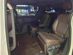 Toyota Granvia 2.5L Hybrid Premium PLUS AWD - фото 11