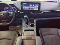 Toyota Granvia 2.5L Hybrid Premium PLUS AWD - фото 13