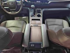 Toyota Granvia 2.5L Hybrid Premium PLUS AWD - фото 15