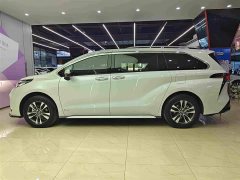 Toyota Granvia 2.5L Hybrid Premium PLUS AWD - фото 7