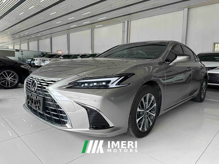 Lexus ES 200 Premium Edition - автомобиль из Китая