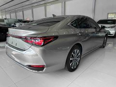 Lexus ES 200 Premium Edition - фото 6