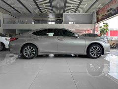 Lexus ES 200 Premium Edition - фото 7