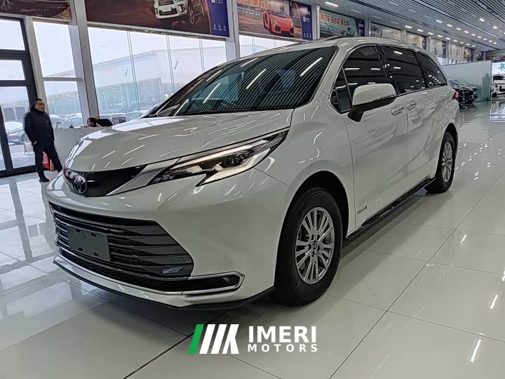 Toyota SIENNA 2.5L Hybrid Premium Edition