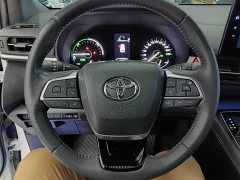 Toyota SIENNA 2.5L Hybrid Premium Edition - фото 12