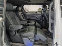 Toyota SIENNA 2.5L Hybrid Premium Edition - фото 18