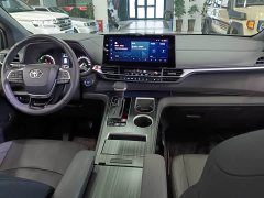 Toyota SIENNA 2.5L Hybrid Premium Edition - фото 19