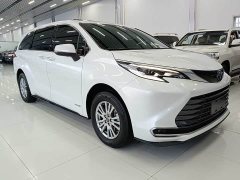 Toyota SIENNA 2.5L Hybrid Premium Edition - фото 3