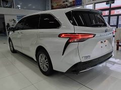 Toyota SIENNA 2.5L Hybrid Premium Edition - фото 6