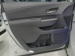 Toyota SIENNA 2.5L Hybrid Premium Edition - фото 9