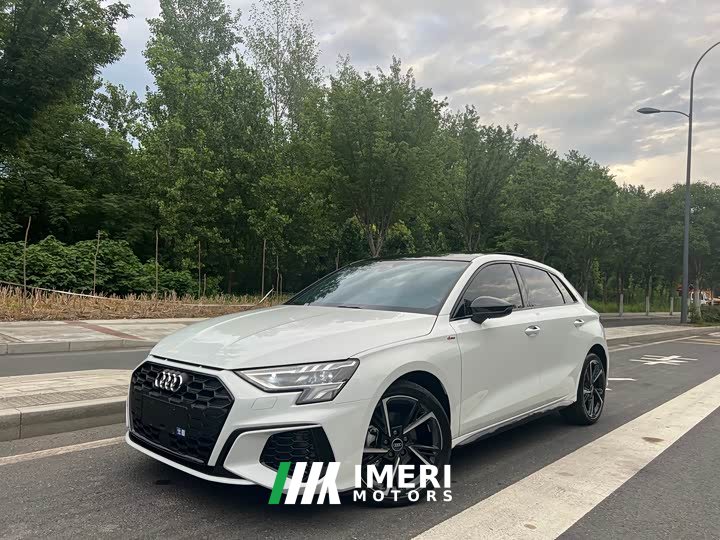 Audi A3 Sportback 35 TFSI stylish and sporty - автомобиль из Китая