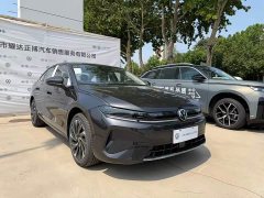 Volkswagen Sagitar L 300TSI DSG luxury - фото 2