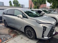 Buick GL8 Lu Zun Exclusive Edition - фото 16