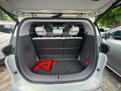 Buick GL8 Lu Zun Exclusive Edition - фото 9