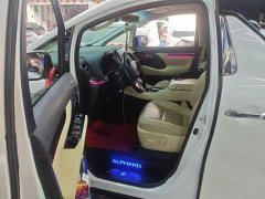 Toyota Alphard 2021 Hybrid 2.5L Luxury - фото 4