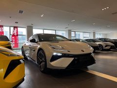 Lexus EMEYA 2025 600 Luxury - фото 3