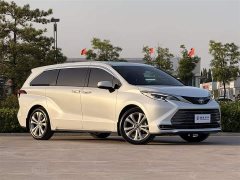 Toyota SIENNA 2.5L Hybrid Premium Edition - фото 3
