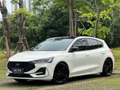 Lynk & Co Focus Hatchback EcoBoost 180 Automatic ST Line - фото 1