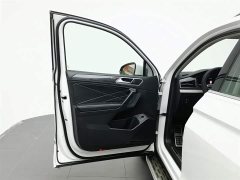 Volkswagen Tiguan L 330TSI automatic two-wheel drive R-Line version - фото 8