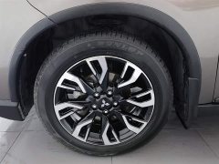 Mitsubishi Outlander 2020 2.4L four-wheel drive exclusive version, 5 seats - фото 17