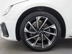 Audi A4L 40 TFSI Luxury Dynamic - фото 17