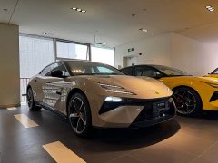 Lynk & Co EMEYA 2025 900 performance version - фото 3