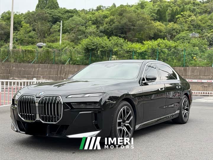 BMW 7 Series 2023 735Li M Sports Package - автомобиль из Китая